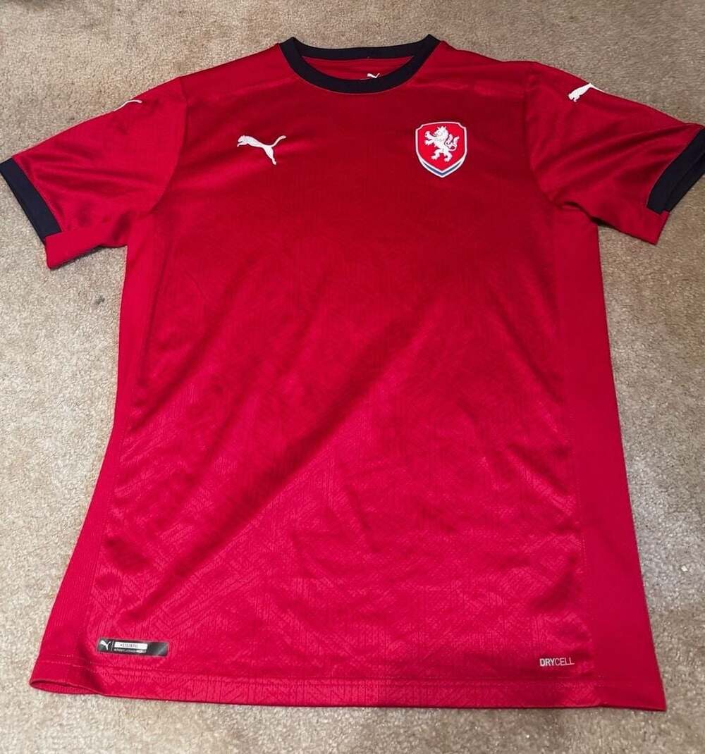 Puma Czech Republic Soccer Jersey Size M Red Drycell